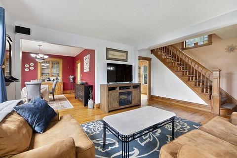 39 Forsberg St, Worcester, MA 01607 photo 3