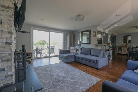 37 Mohawk St, Danvers, MA 01923 photo 9