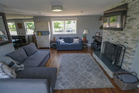 37 Mohawk St, Danvers, MA 01923 photo 11