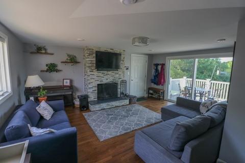 37 Mohawk St, Danvers, MA 01923 photo 10