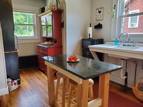125 W Main St, Ware, MA 01082 photo 13