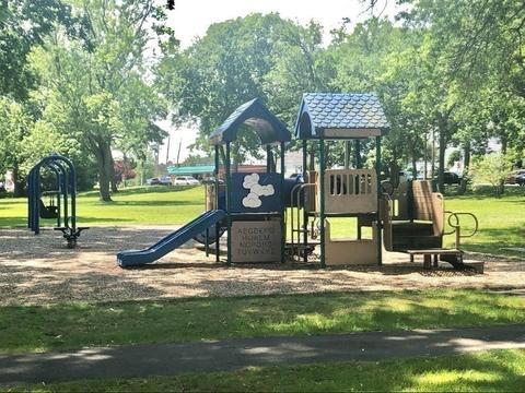 131 Riverside Dr, Dedham, MA 02026 photo 28