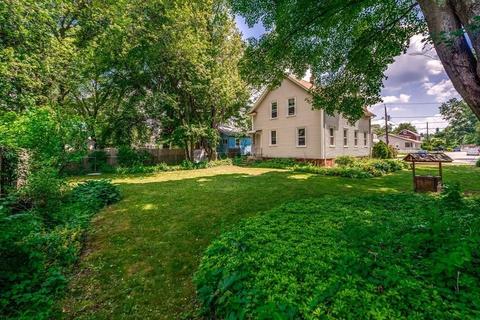 32 Bentley St, Springfield, MA 01108 photo 4