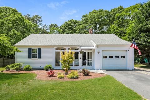 77 Thoreau Dr, Barnstable, MA 02632 photo 1