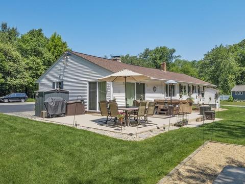 2 Wayne St, Raynham, MA 02767 photo 7
