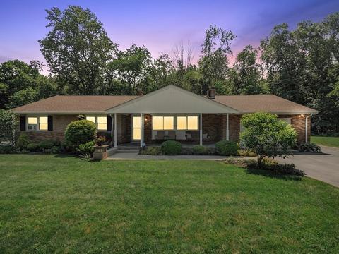 2 Wayne St, Raynham, MA 02767 photo 3