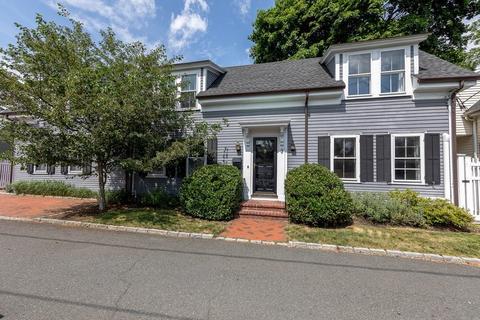 3 Lattimer St, Marblehead, MA 01945 photo 1