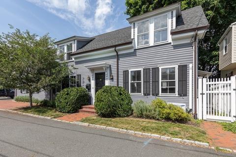 3 Lattimer St, Marblehead, MA 01945 photo 2