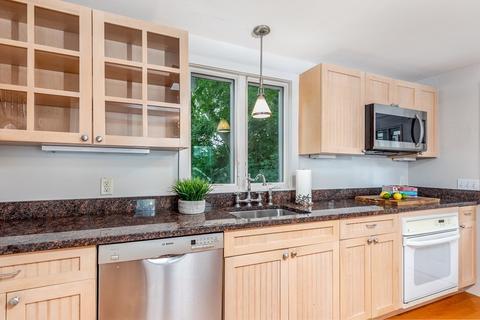 3 Lattimer St, Marblehead, MA 01945 photo 5