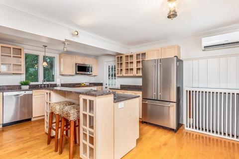 3 Lattimer St, Marblehead, MA 01945 photo 8