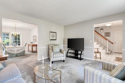 39 Venture Dr, Springfield, MA 01119 photo 8