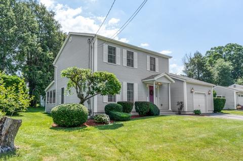 39 Venture Dr, Springfield, MA 01119 photo 2
