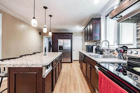 53 Parkside St, Springfield, MA 01104 photo 8