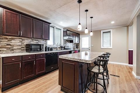 53 Parkside St, Springfield, MA 01104 photo 5