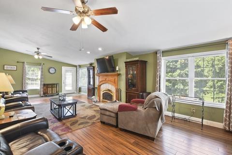 44 Abbott St, Gardner, MA 01440 photo 16