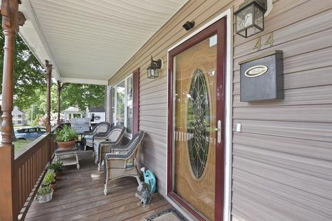 44 Abbott St, Gardner, MA 01440 photo 4