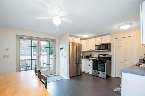 31 Geneva St, Springfield, MA 01151 photo 4