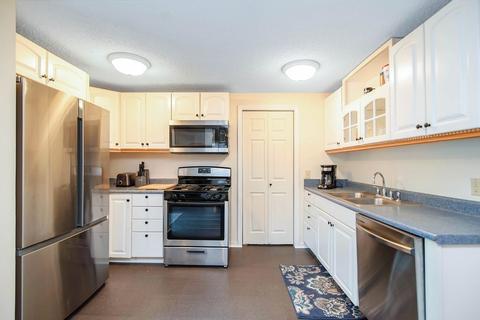 31 Geneva St, Springfield, MA 01151 photo 2