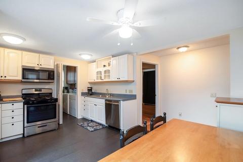 31 Geneva St, Springfield, MA 01151 photo 3