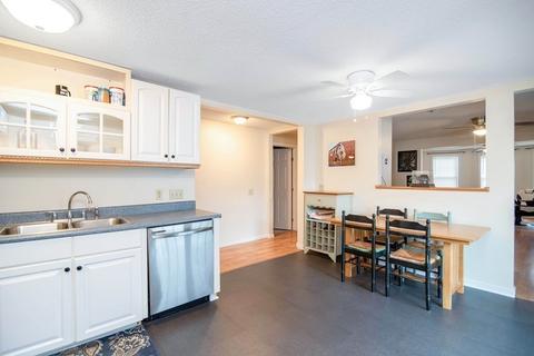 31 Geneva St, Springfield, MA 01151 photo 6