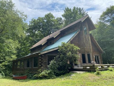 2089 Greenwich Rd, Hardwick, MA 01037 photo 1
