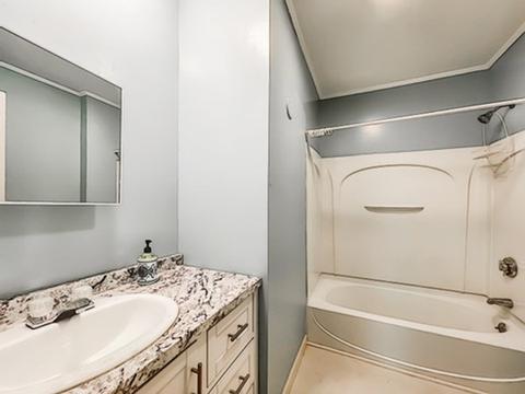 60 Home St, Springfield, MA 01104 photo 12