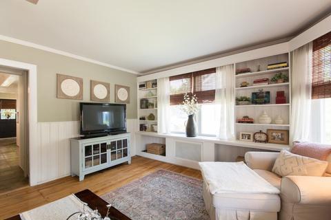 66 Phillips St, Fall River, MA 02720 photo 8