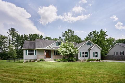 18 Clark Ln, Easthampton, MA 01027 photo 1