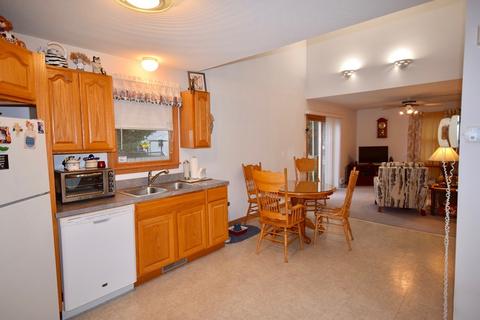 30 Herbert Ave, Springfield, MA 01119 photo 9
