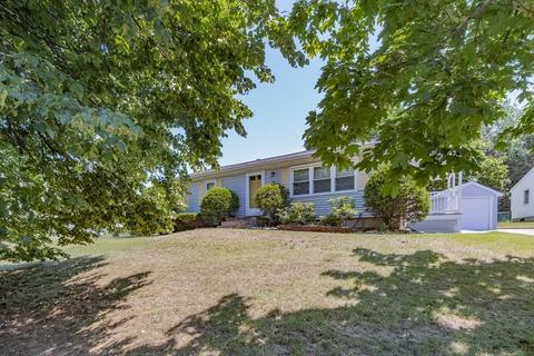 65 Leatherleaf Dr, Springfield, MA 01109 photo 1