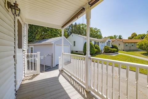 65 Leatherleaf Dr, Springfield, MA 01109 photo 5