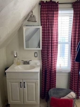 39 Fox St, Worcester, MA 01604 photo 21