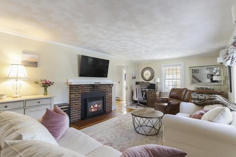 102 Plummer Ave, Winthrop, MA 02152 photo 4