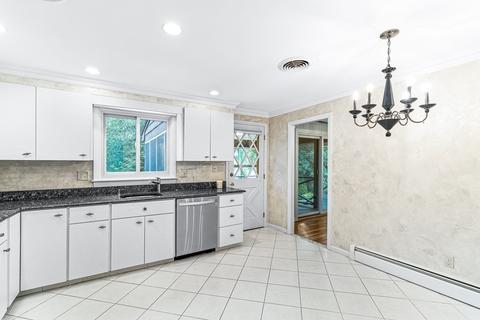 17 Gerald Rd, Marblehead, MA 01945 photo 5