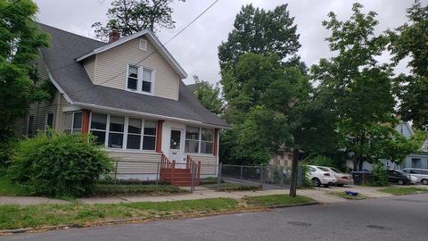 28 Shawmut St, Springfield, MA 01108 photo 2