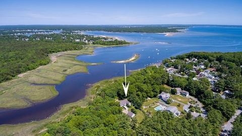156 Cromesett Rd, Wareham, MA 02571 photo 1
