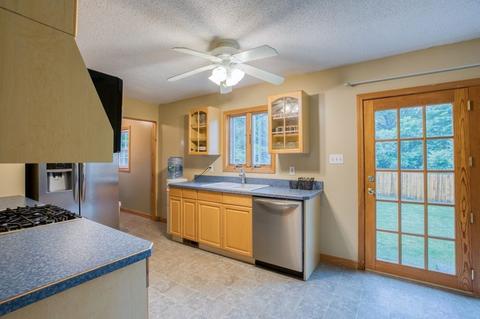 22 Chipmunk Rd, Springfield, MA 01108 photo 7