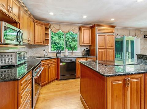 32 Cider Mill Ln, Upton, MA 01568 photo 12