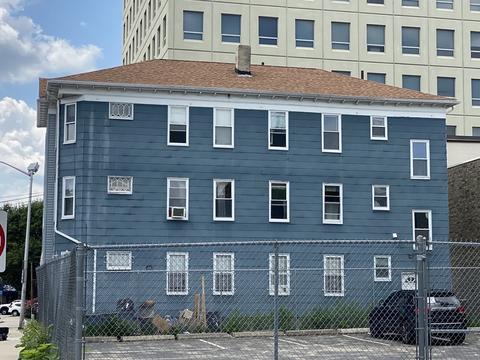 76 Townsend St, Worcester, MA 01609 photo 2