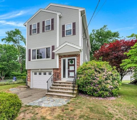 3 Norman Rd, Reading, MA 01867 photo 2