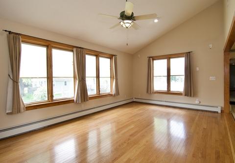 39 Crow Ln, Springfield, MA 01109 photo 5