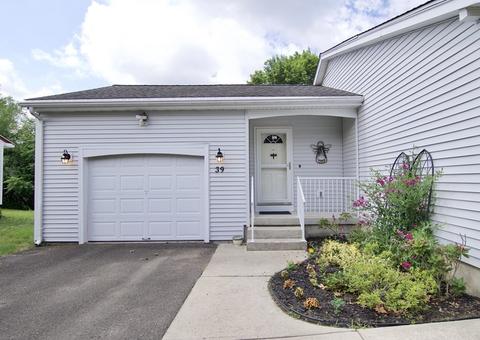39 Crow Ln, Springfield, MA 01109 photo 3