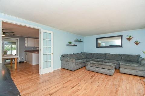 881 Main St, Reading, MA 01867 photo 8