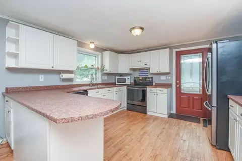 881 Main St, Reading, MA 01867 photo 3