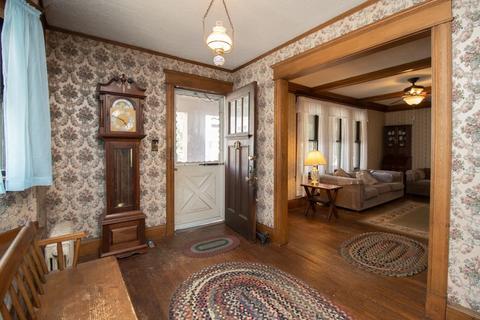 82 Whittier St, Springfield, MA 01108 photo 6
