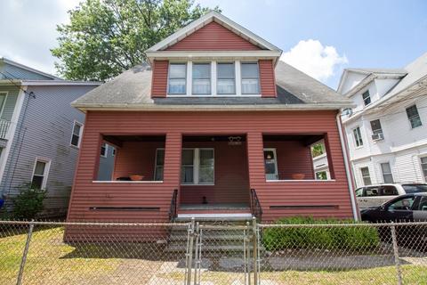 82 Whittier St, Springfield, MA 01108 photo 1