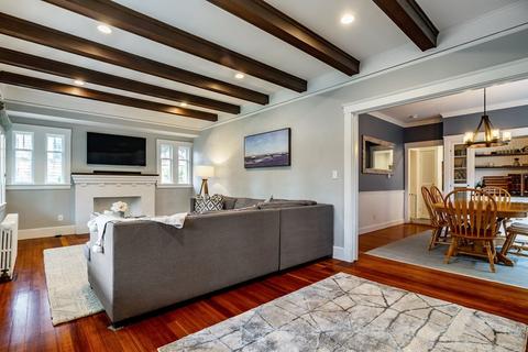 44 Temple St, Reading, MA 01867 photo 3
