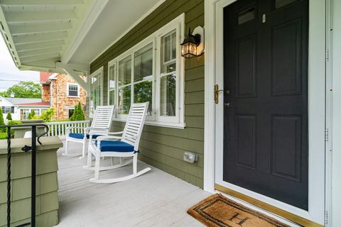 44 Temple St, Reading, MA 01867 photo 2