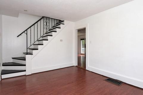 276 Perry St, Lowell, MA 01852 photo 9
