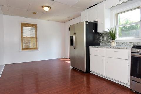 276 Perry St, Lowell, MA 01852 photo 7